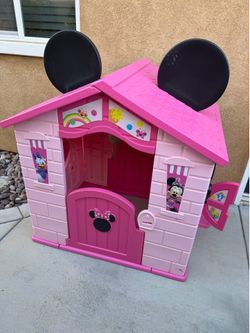 Mini Mouse playhouse