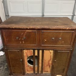 Vintage 1940s Radio Console with Record Player – Tube Radio