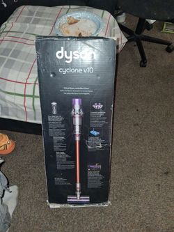 BRAND NEW IN BOX DYSON CYCLONE V10  W 2 YEAR WARRANTY