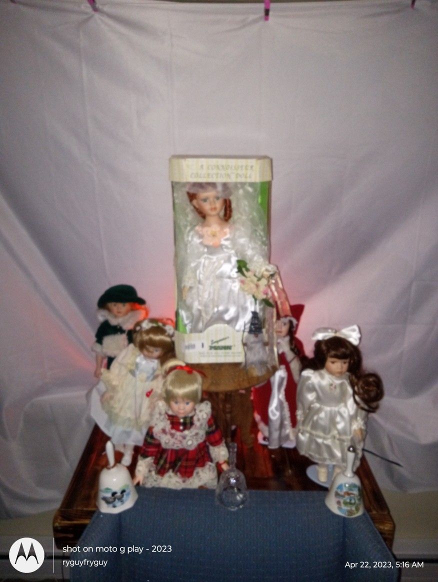 Collectible Dolls Tapestries And Tees