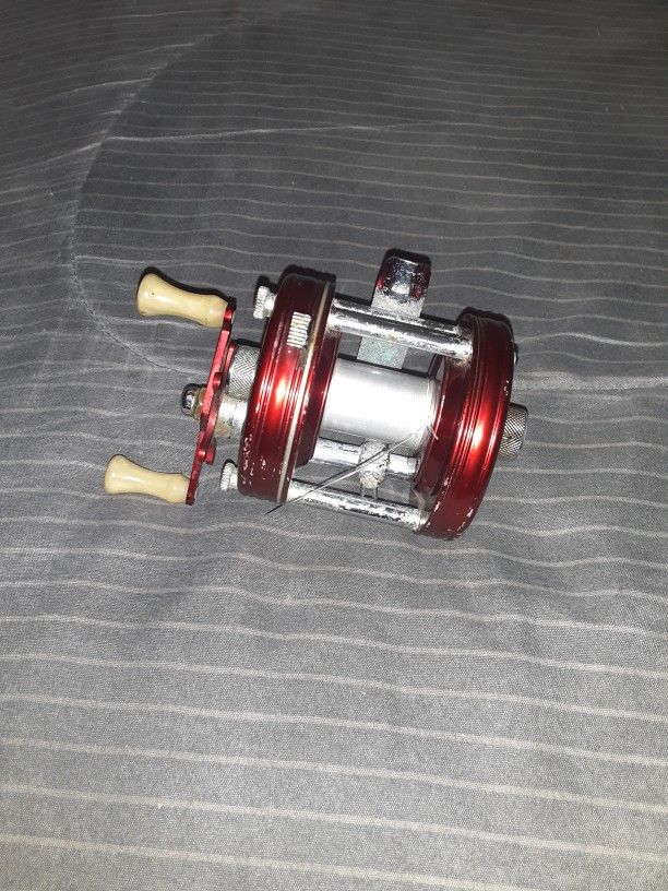 ABU Ambassadeur 5000 Fishing Reel