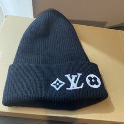 L V Beanie