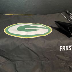 NFL Packers Frost Guard Windshield Cover for Ice and Snow.