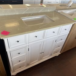 Hampton Harbor 44 in. W x 22 in. D x 35 in. H Single Sink Freestanding Bath Vanity in White