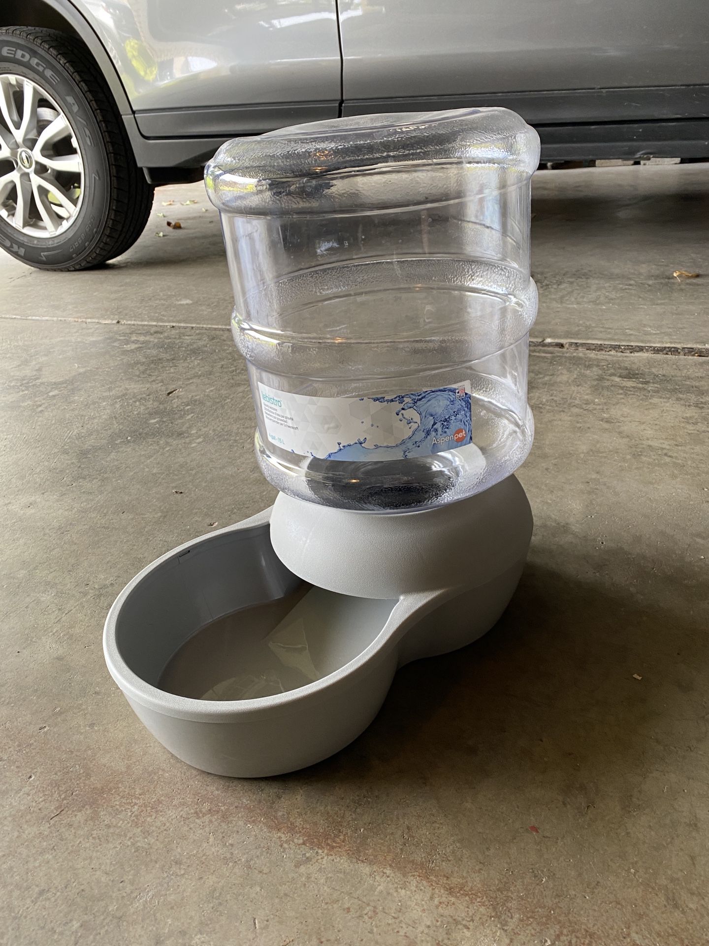 Gravity Dog Watering Bowl