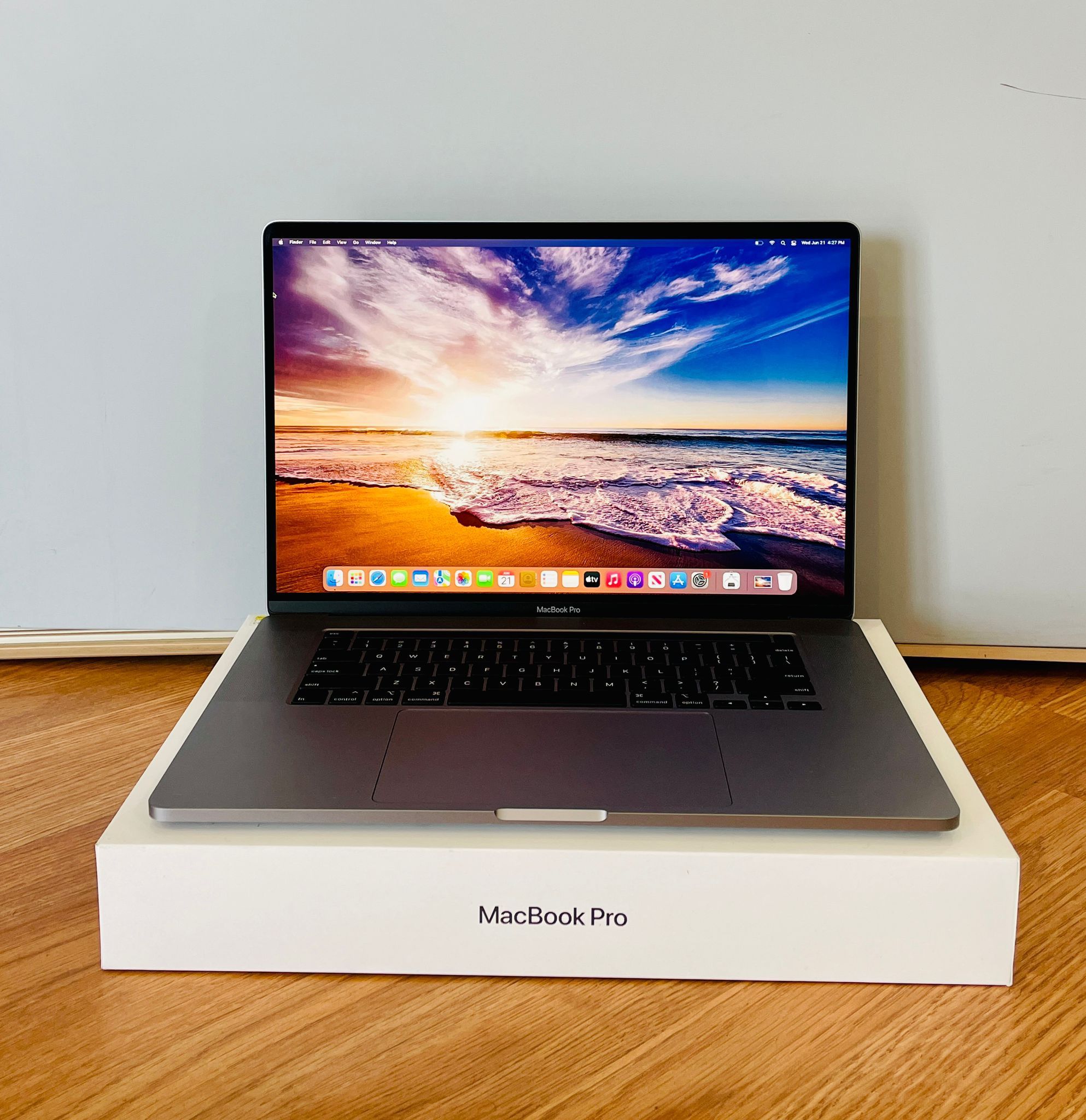Core I9 Macbook Pro 16 Shell Apple MacBook Pro 16” 2019 Core I9 - Main Image