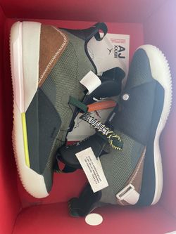 Travis Scott 33s