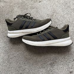 Adidas Cloud foam Shoes Men’s Size 8.5