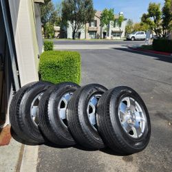 O8 Toyota Tundra Original Rims And Tires