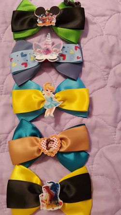 5 hand maid hair bows