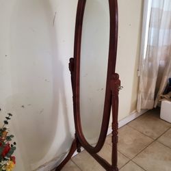 Large Vintage Mirror in Great condition 