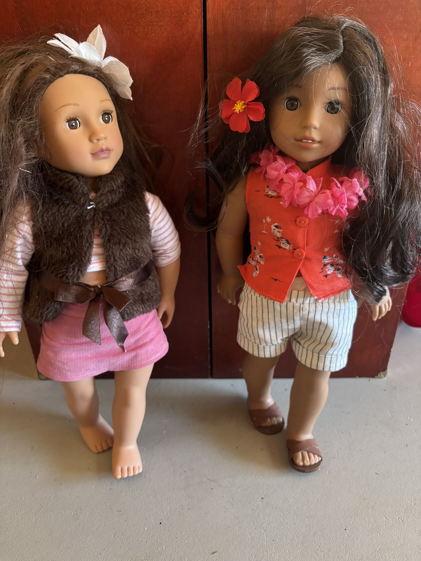 5 American Girl Dolls With Accessories