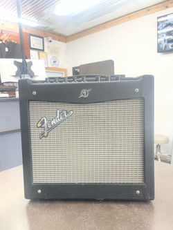 Fender Mustang I 20 watt Guitar Amplifier