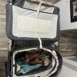 Baby Crib / Basinet / Changing Station 