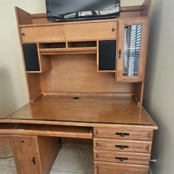 Solid Maple Desk With Hutch In Great Shape