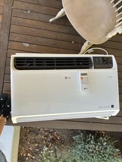 AC WALL UNIT: Works great!