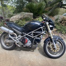 1995 Ducati Monster M900