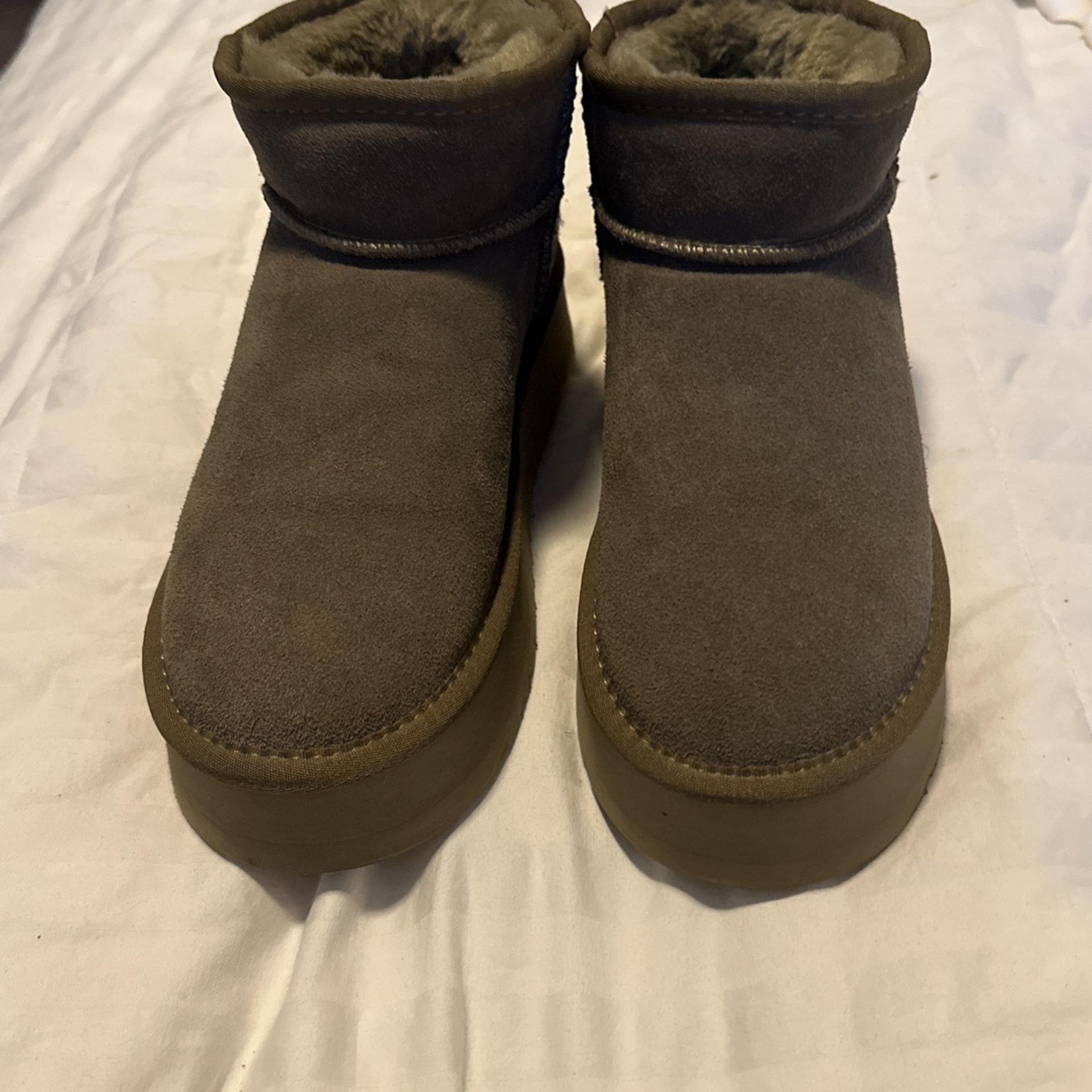 Women’s Uggs 