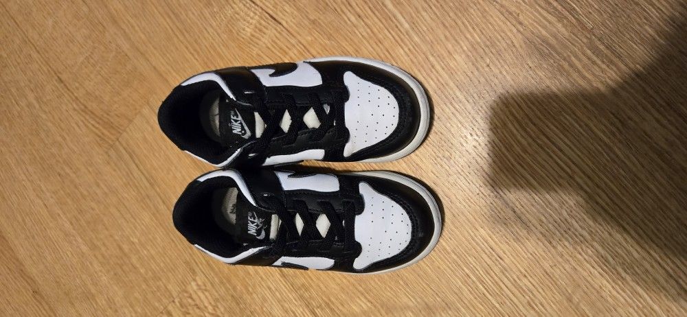 Used Nike Dunk Pandas Size 9C