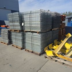 Waterfall Wire Decking Pallet Deck 44 X 46 Like New