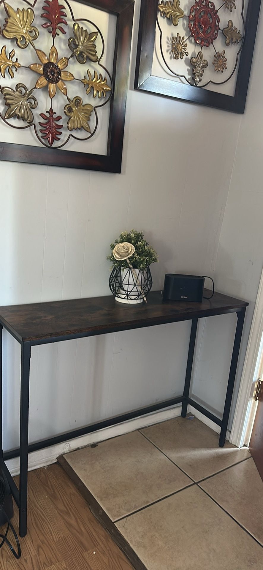 Entry table wood