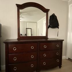 Dresser in good condition with mirror.