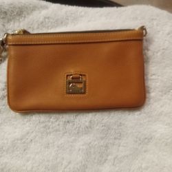 Dooney N Bourke Small Cluch Wristlet