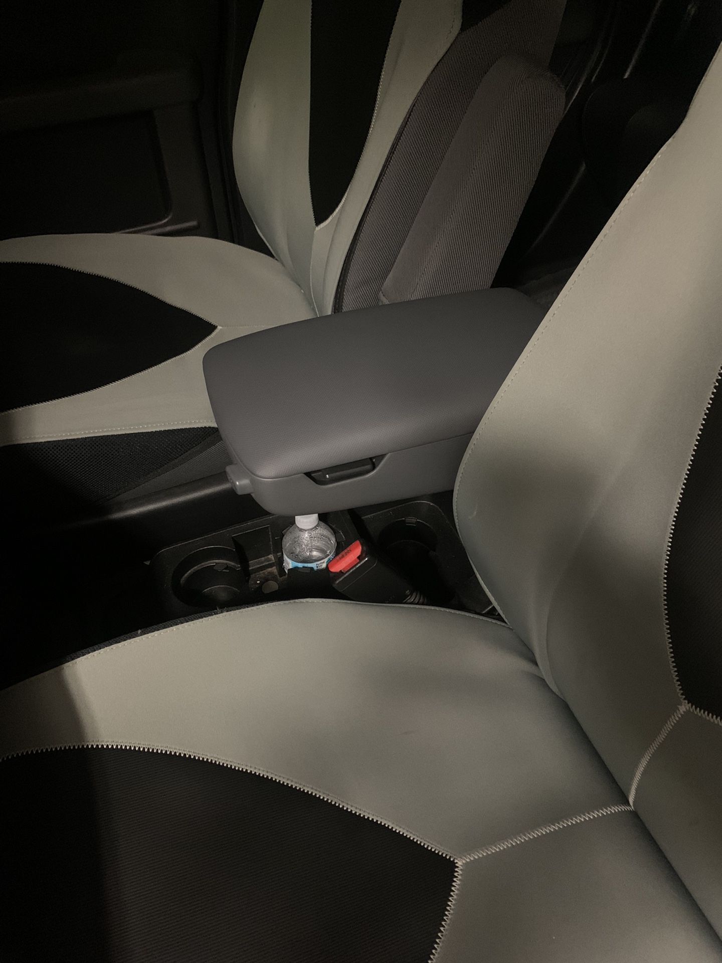 2003-08 Honda Element Armrest/console Storage.
