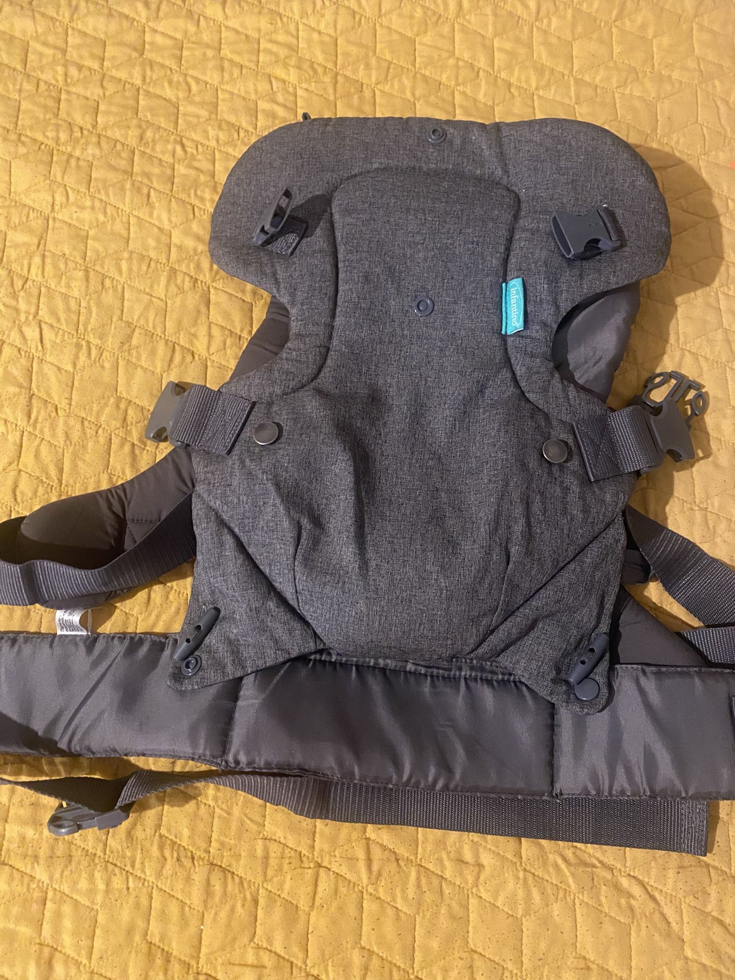 Infantino Flip Advanced 4-in-1 Convertible Carrier Gray