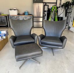 Leathers chairs and foot rest