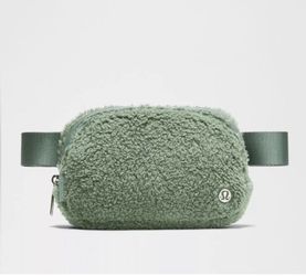 Lululemon Everywhere Fleece Belt Bag