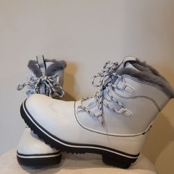 Snow Boots Size 6M