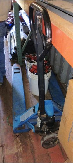 Pallet jack