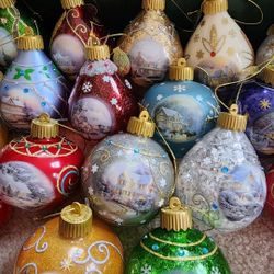 Thomas Kinkade Glass Ornament Set