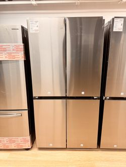 New Samsung - Bespoke 29 Cu. Ft. 4-Door Flex French Door Refrigerator with Beverage Center - Stainless Steel Model: RF29DB9600QLAA