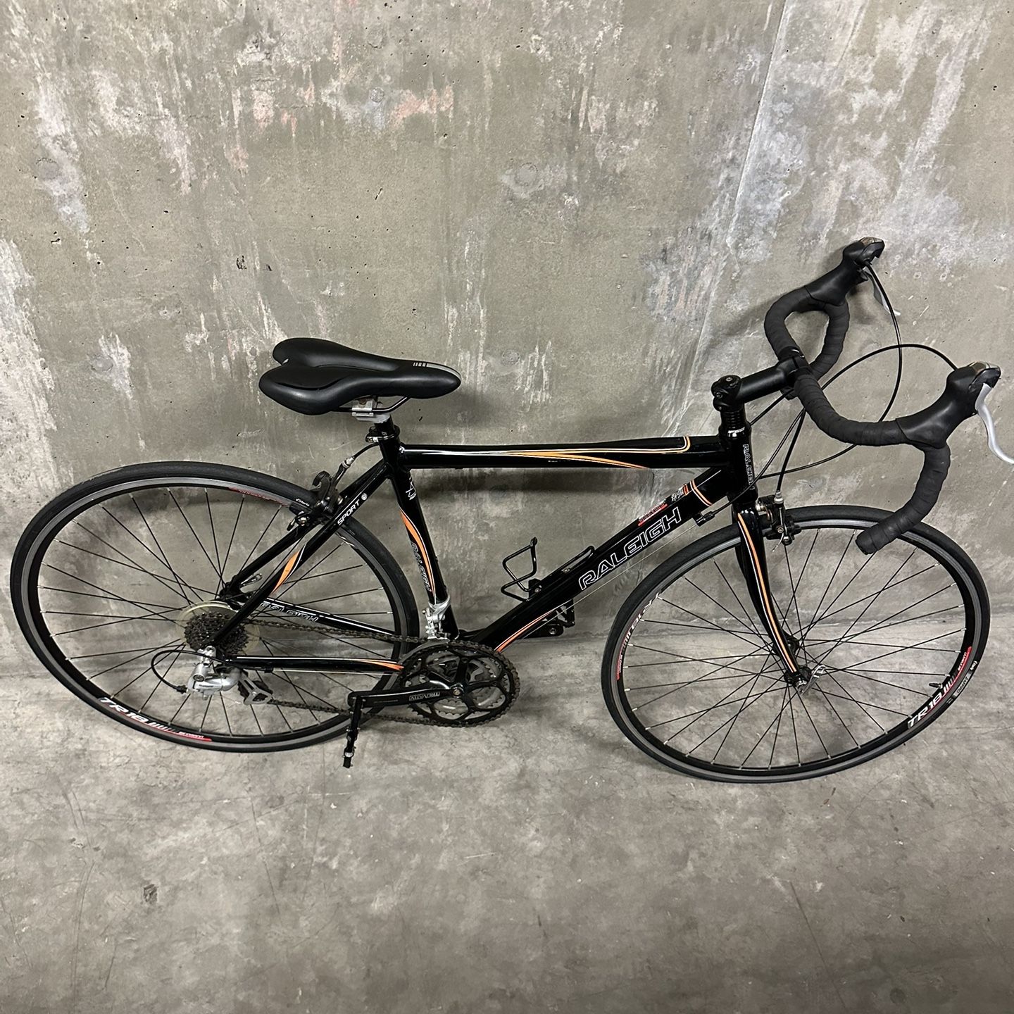 Raleigh Road Bike 52cm for Sale in Los Angeles, CA - OfferUp
