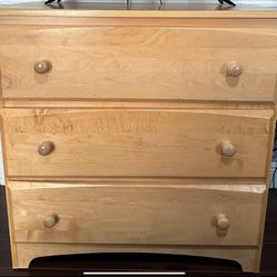 Dresser (Wood 3 Drawer)
