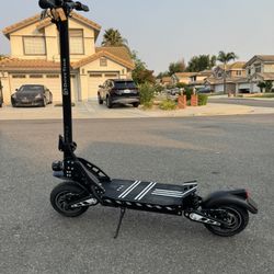 Dual-motor high-speed electric scooter