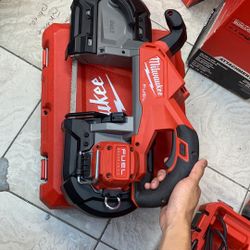 Milwaukee M18 Fuel Deep Cut Band Saw New Model Deep Cut Band Saw 
