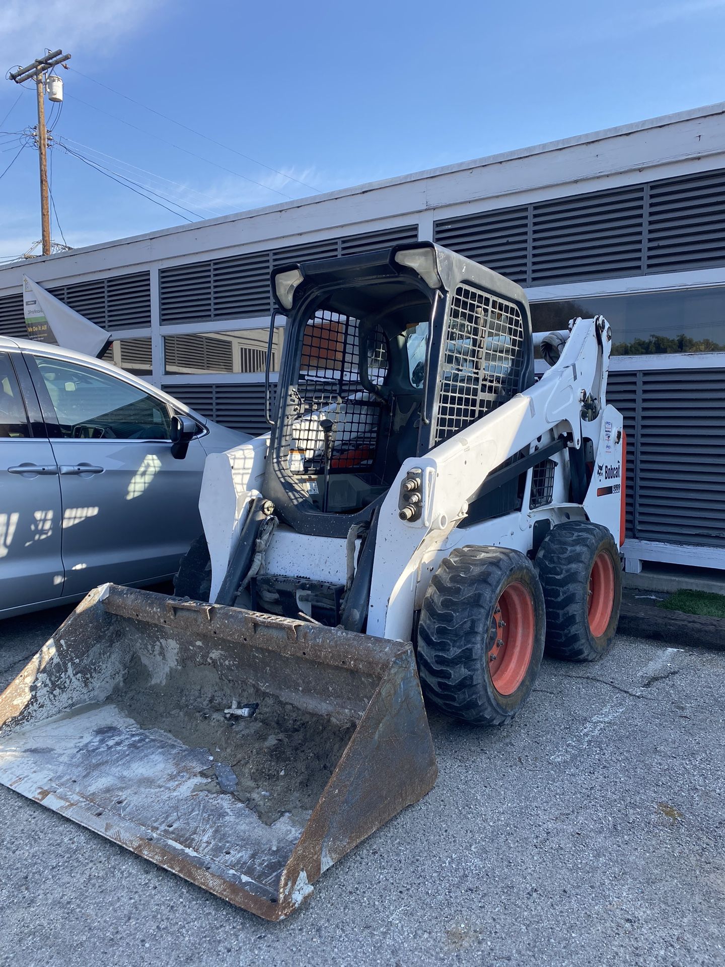 S530 Bobcat With Bucket And Breaker