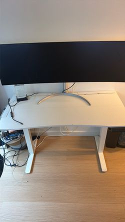 Ergonomic desk