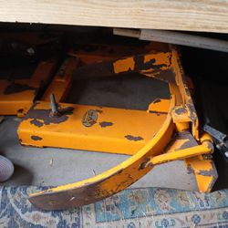 Forklift barrel clamps