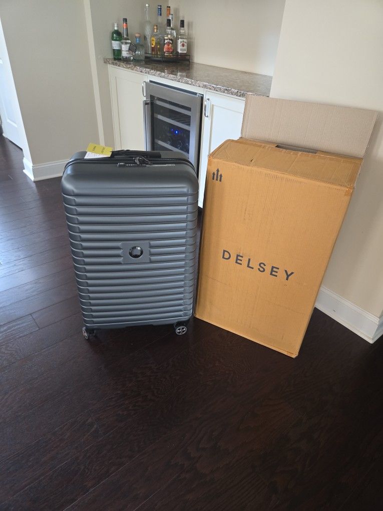 Delsey CRUISE 3.0
Large Expandable Spinner Large (28 Inch) Graphite