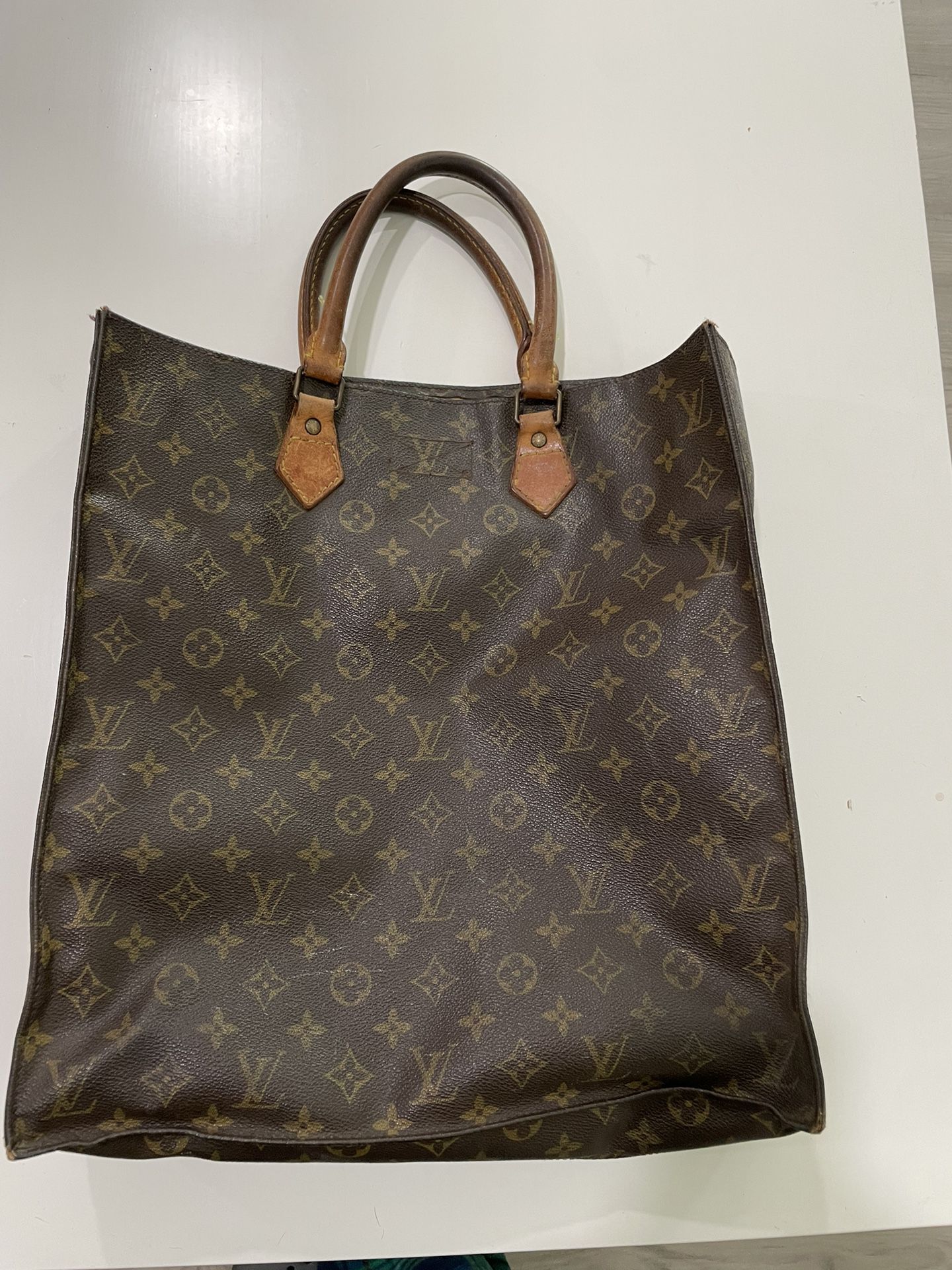 Louis Vuitton Garment Bag for Sale in Las Vegas, NV - OfferUp