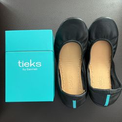 Tieks by Gabriel Ballet Flats Black Size 6