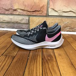 Nike Air Zoom Winflo 6 Running Shoes Women's Size 9.5 CN2153-001 Black Sneakers Gently used
