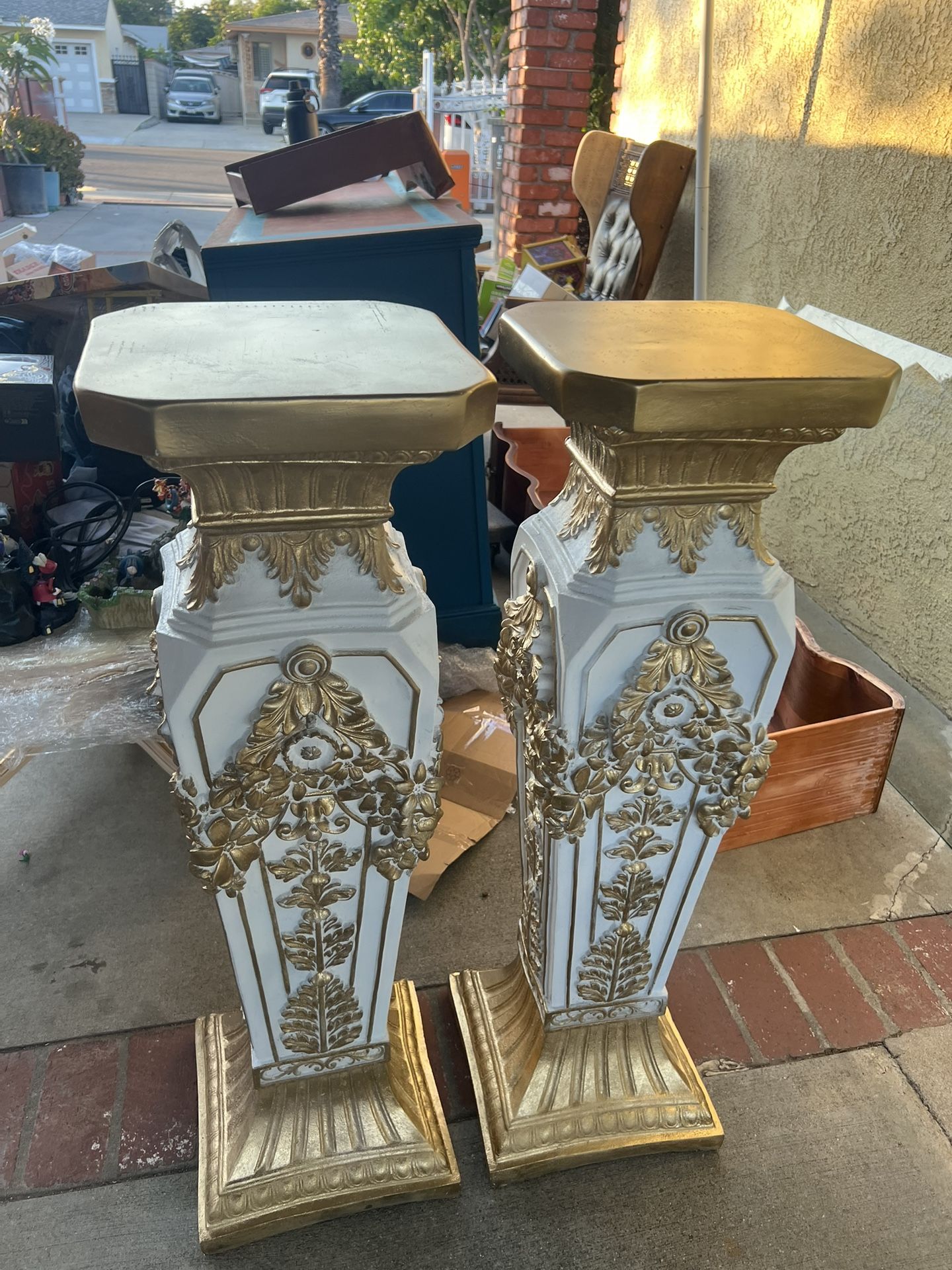 Set Of 2 Beautiful Pedestal