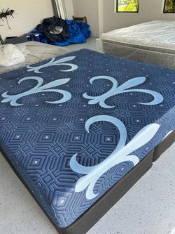 King Stearns & Foster like new firm mattress i can deliver