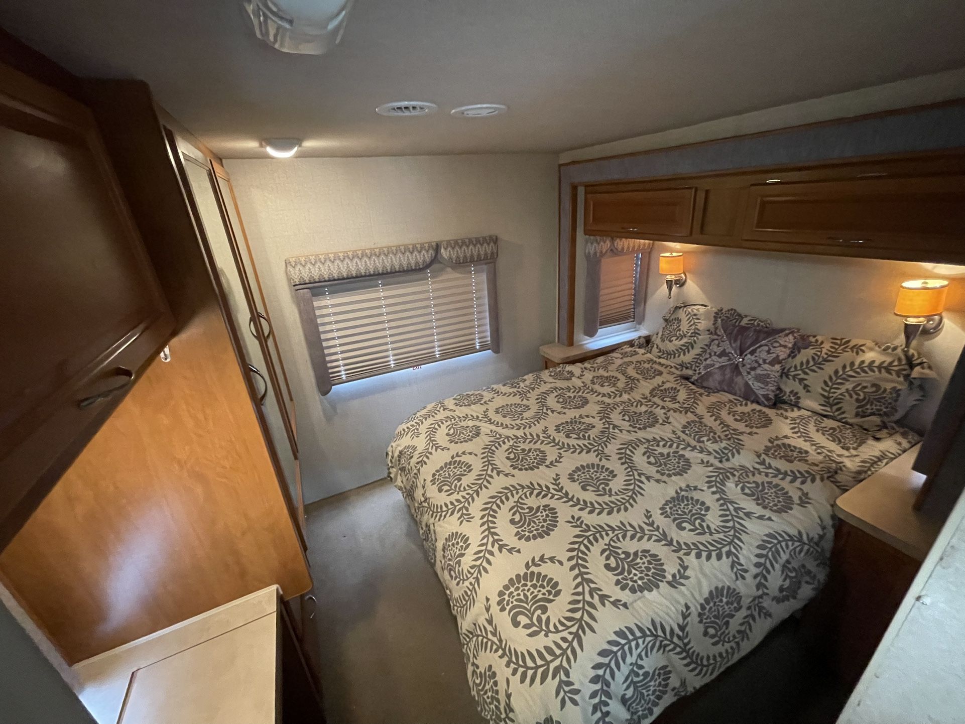 2005 Jamboree GT 31 FT. RV W/ 2 Slide Outs for Sale in Norco, CA - OfferUp