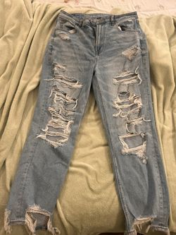Ripped American Eagle Mom Jeans Size 12